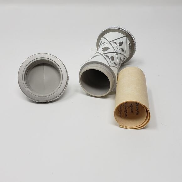 2000 Hallmark Our First Christmas Together Handcrafted Keepsake Holiday Ornament - Picture 8 of 9